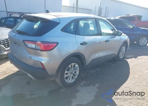 2021 Ford Escape S z USA, uszkodzony, nr VIN 1FMCU0F60MUA33264